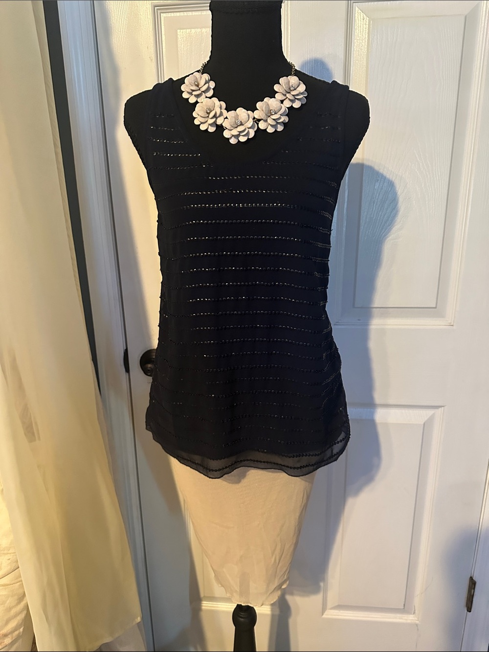 LOFT Black Sleeveless Knit Tank Top